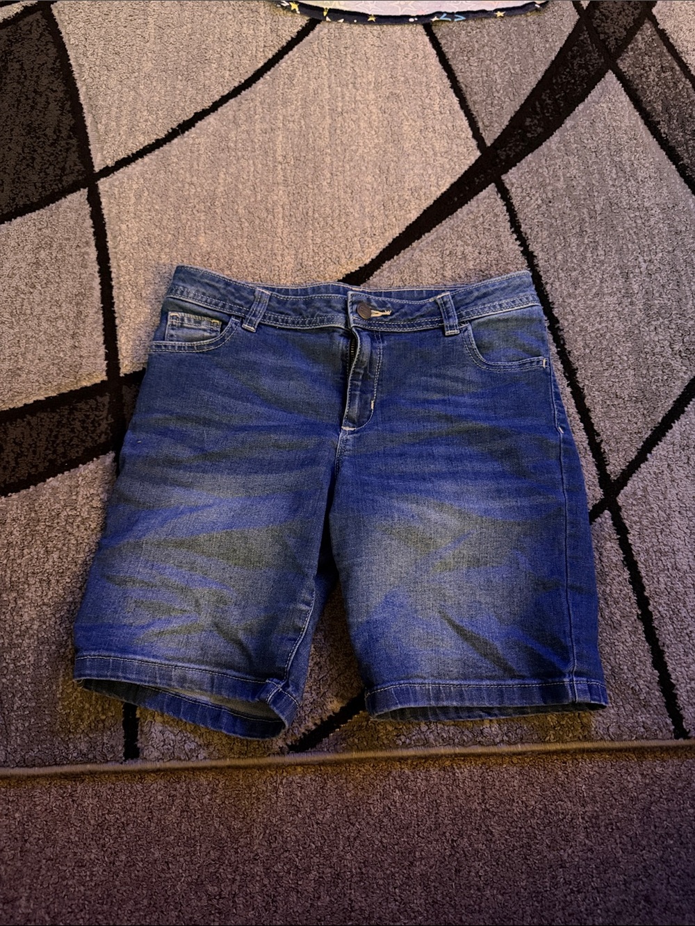 Blue Denim Shorts - Classic Casual Style